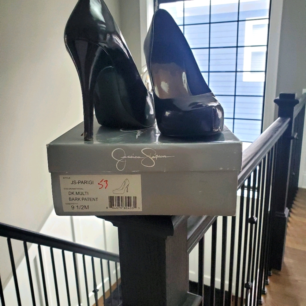 Pumps/ Heels